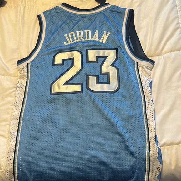 Michael Jordan North Carolina Basketball Jersey - used - Picture 2 of 3